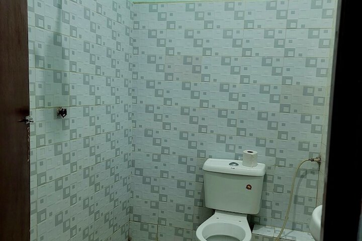 Room 17 of 28