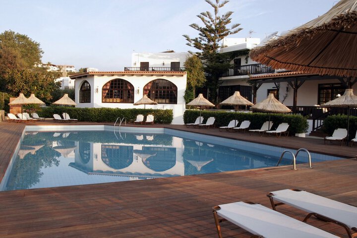 Hotel Pool