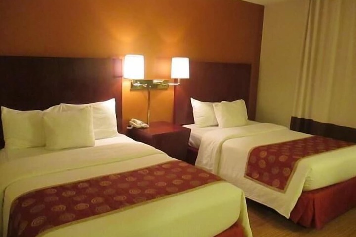 2 Double Beds (5 of 6)