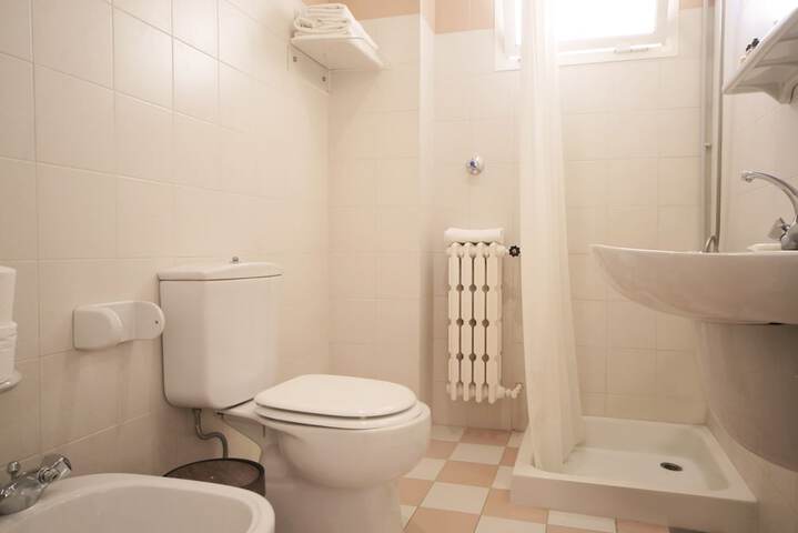 Room 21 of 21
