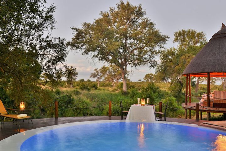 Pool Hotel