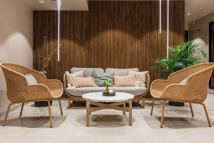 Lounge 64 of 71