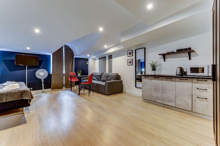 Room 10 of 23