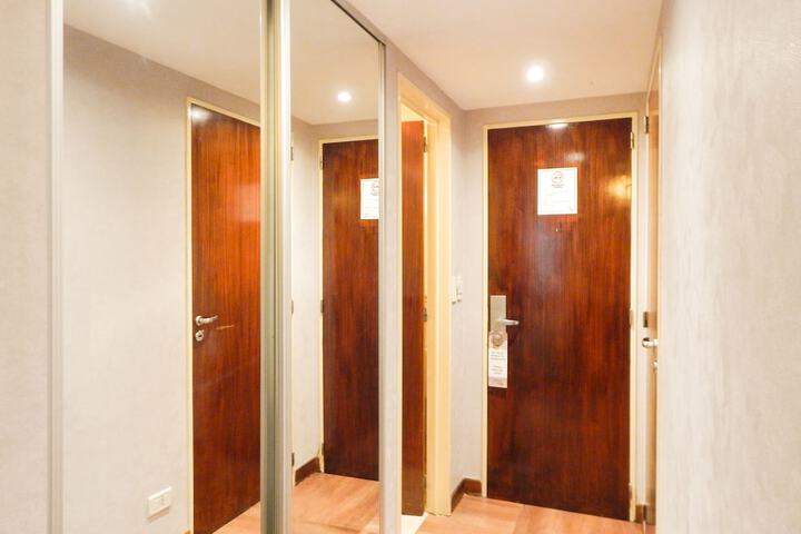Room 2 of 28