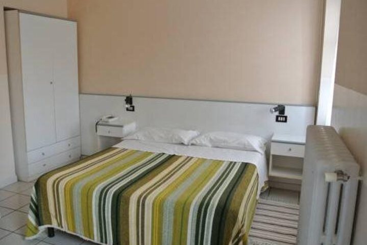 HOTEL MARISA