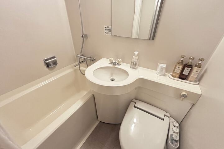 Room 8 of 14
