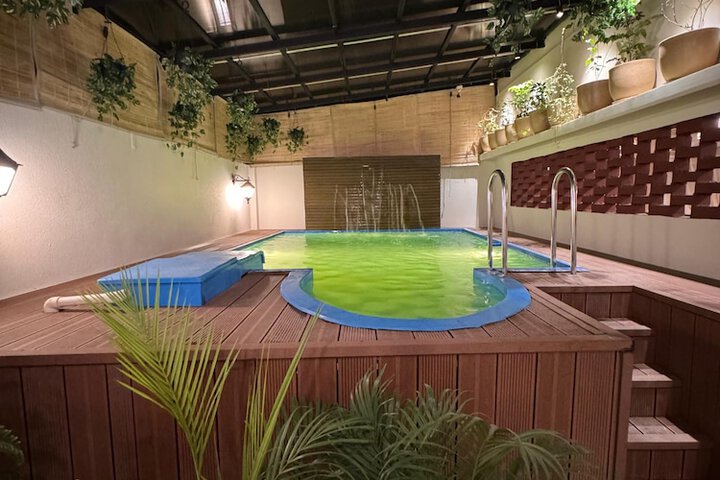 Pool 27 of 37