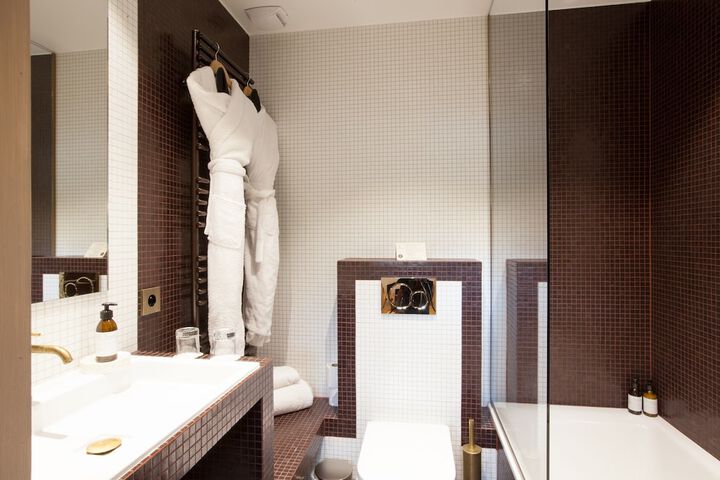 Room 46 of 75