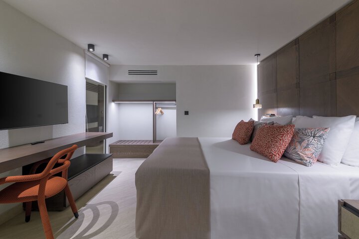 Room 12 of 295