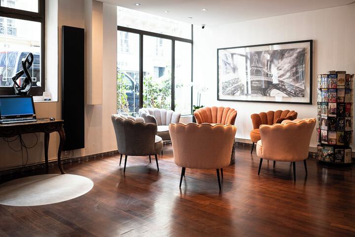 Guest Lobby