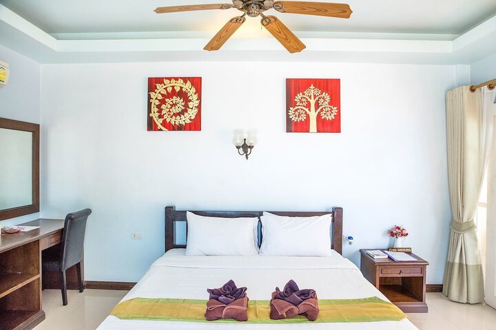 Room 8 of 32