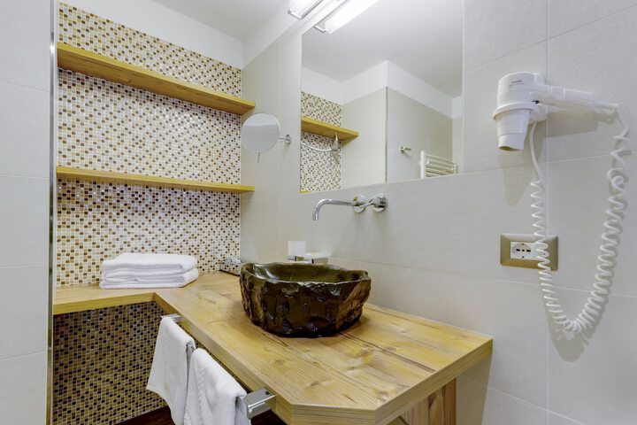 Room 47 of 119