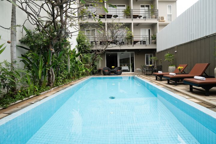 Pool 71 of 96