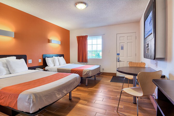 2 Double Beds (2 of 9)