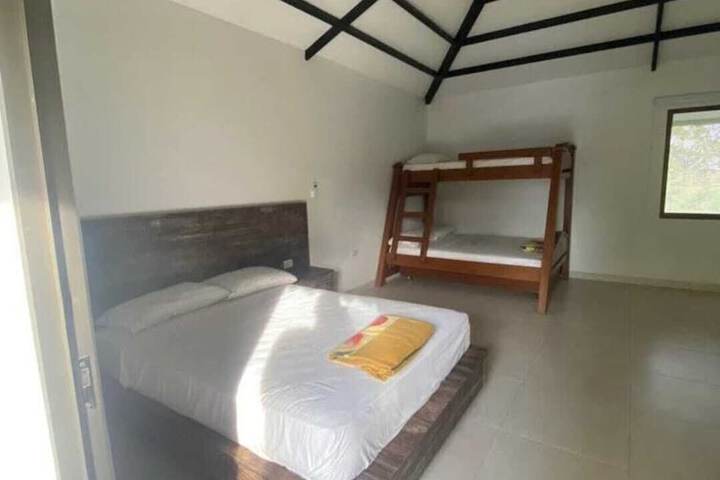 Room 4 of 17