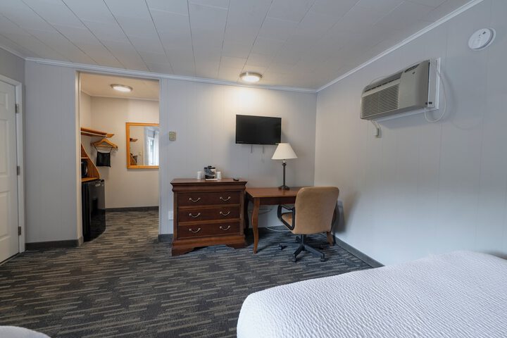 Room 186 of 549