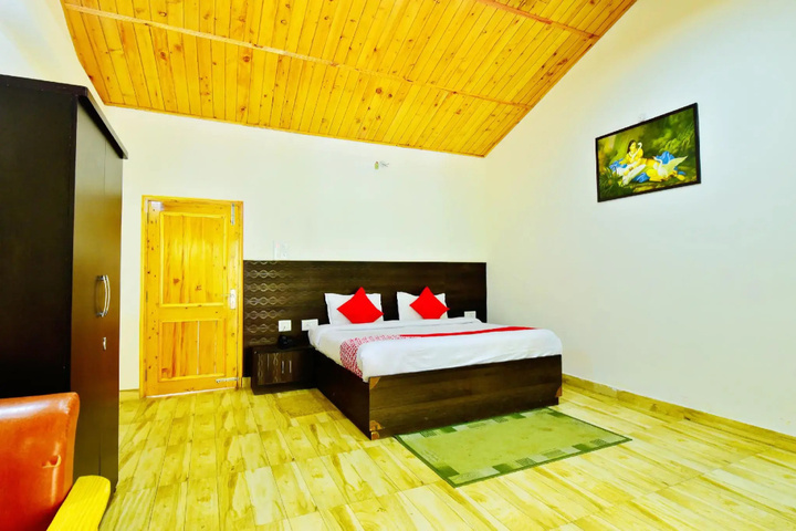 Room 4 of 5