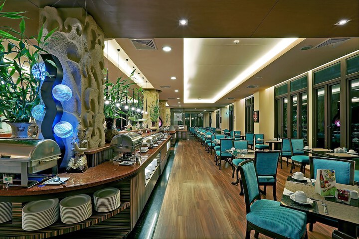 Dining 122 of 189