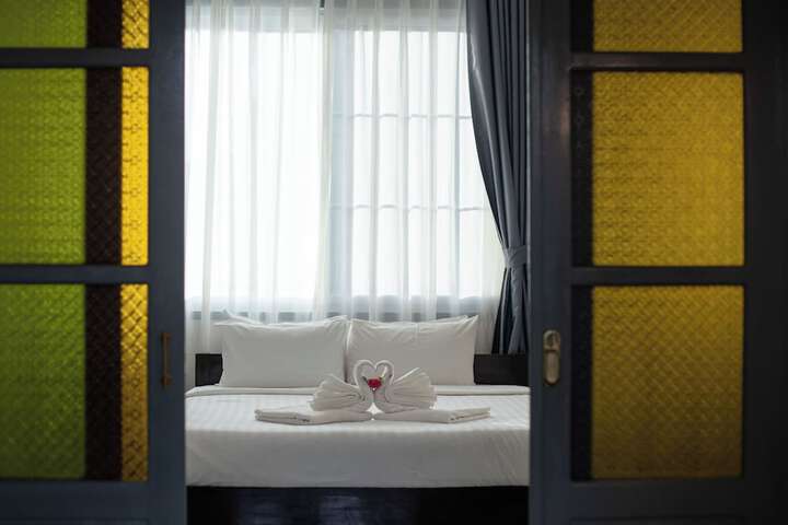 Room 37 of 272