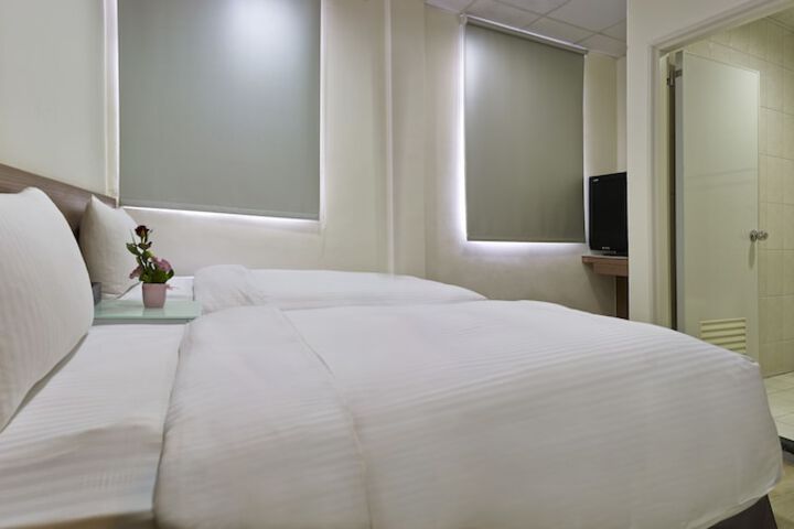Room 12 of 31