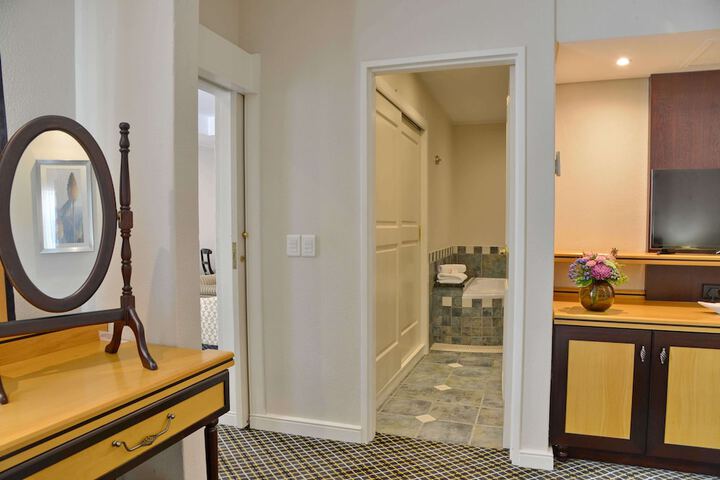 Room 4 of 35