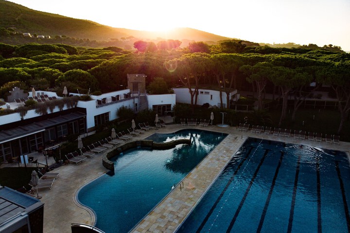 Pool 60 of 98