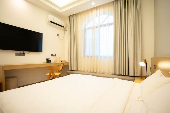 Room 13 of 49