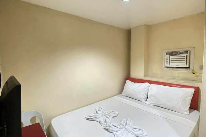 Room 10 of 16