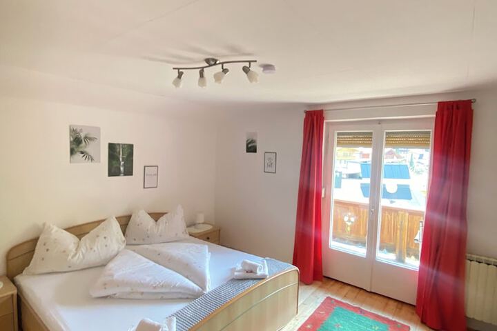 Room 6 of 17