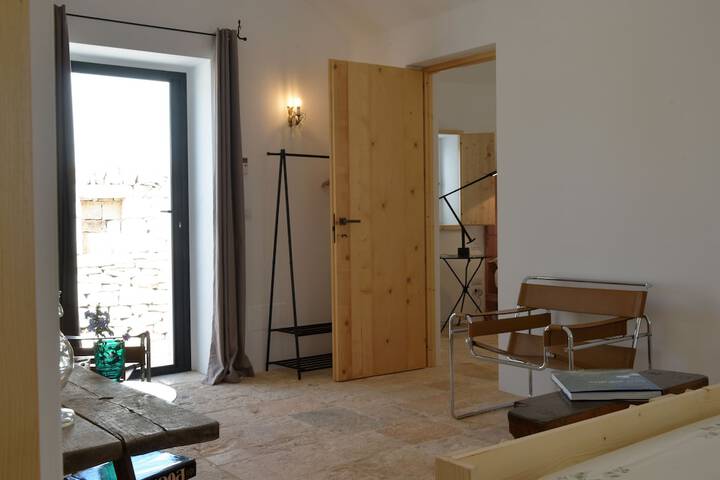 Room 28 of 49
