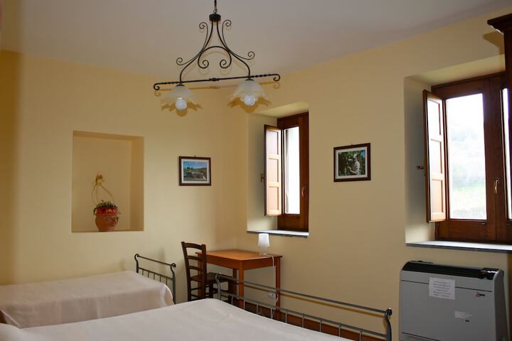 Room 7 of 48