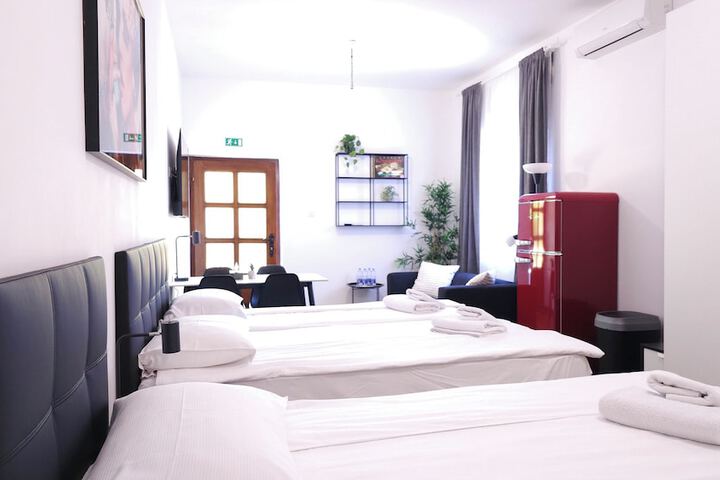 Room 22 of 68