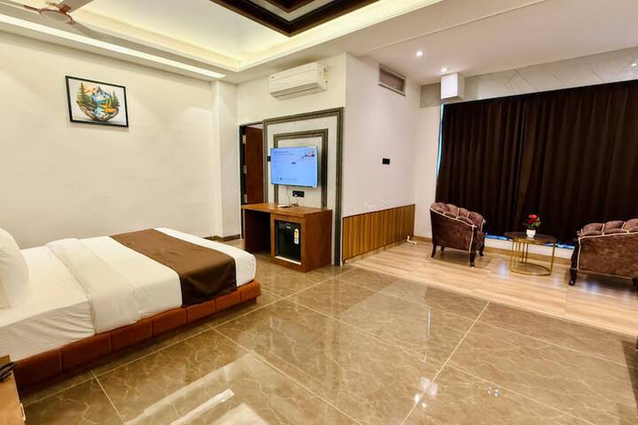 Room 15 of 124