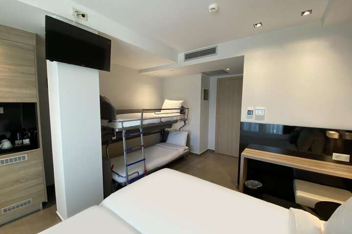 Room 12 of 51