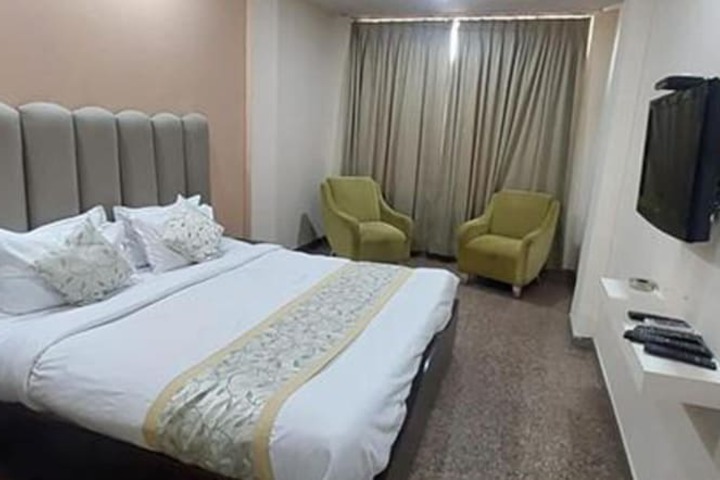 Room 15 of 25