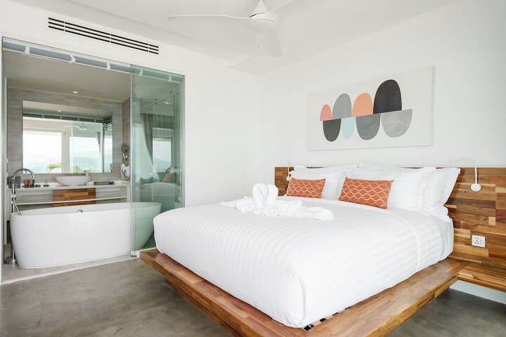 Room 10 of 70