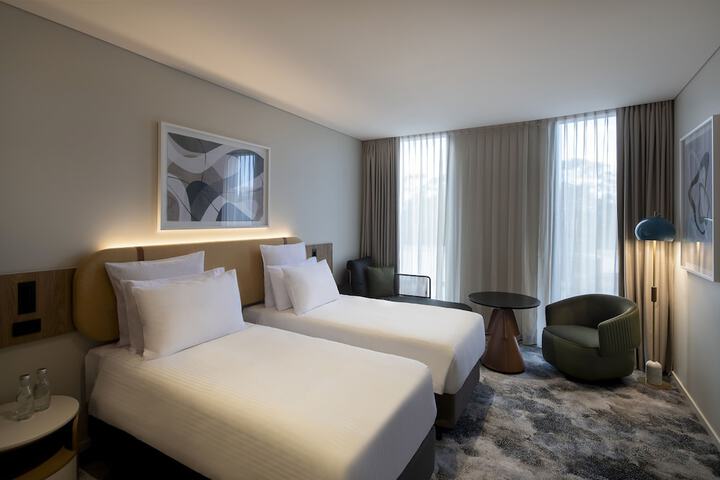 Room 11 of 36