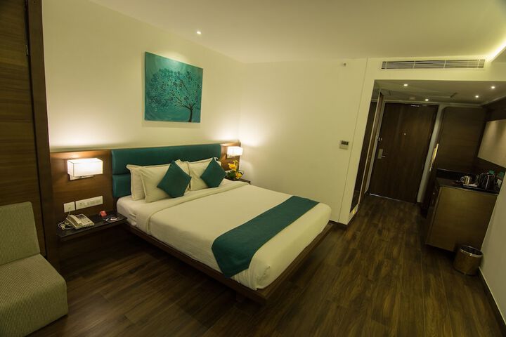 Room 28 of 79