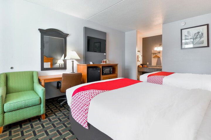 Double Accessible King Size Bed (3 of 8)