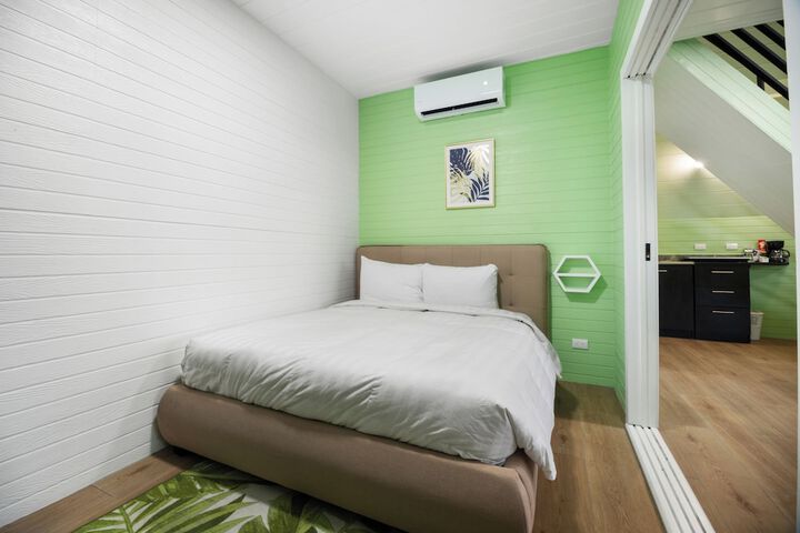 Room 9 of 391