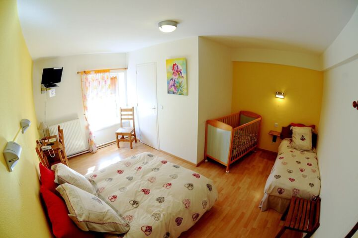Room 6 of 22