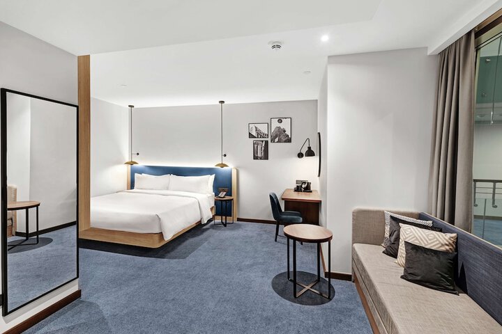 Room 11 of 51