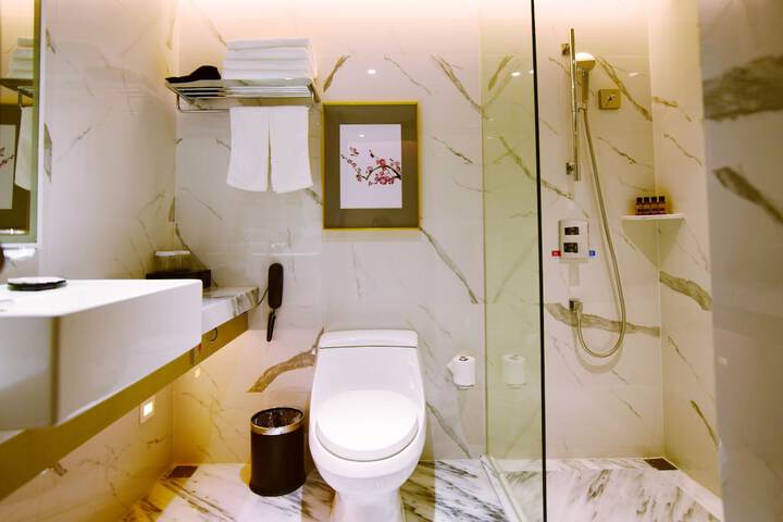 Room 30 of 40
