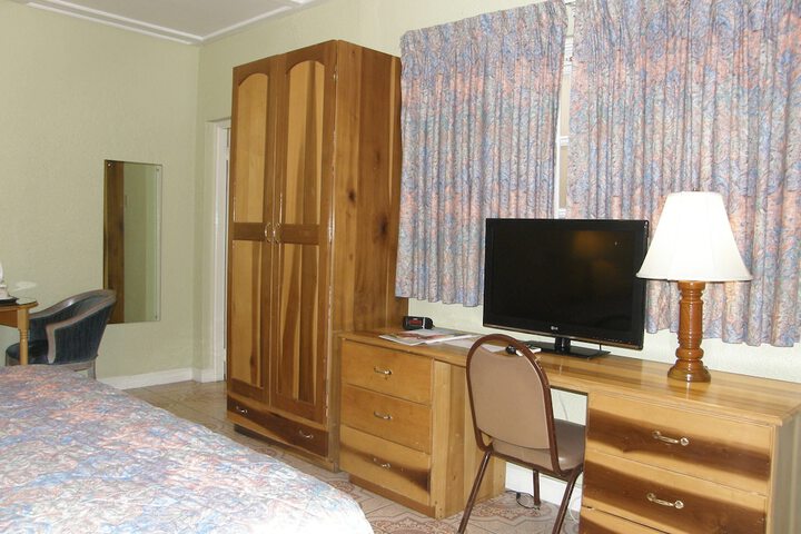Room 27 of 95