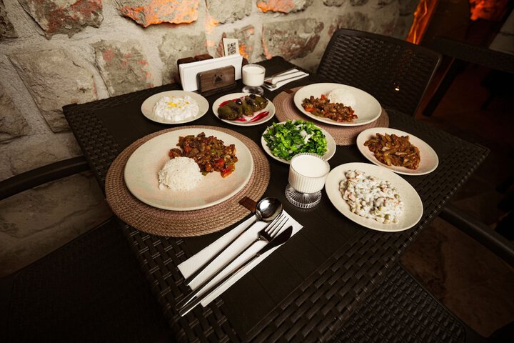 Dining 72 of 79