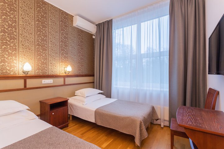 Room 13 of 68
