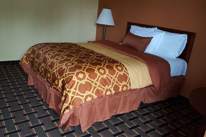 Room 9 of 36
