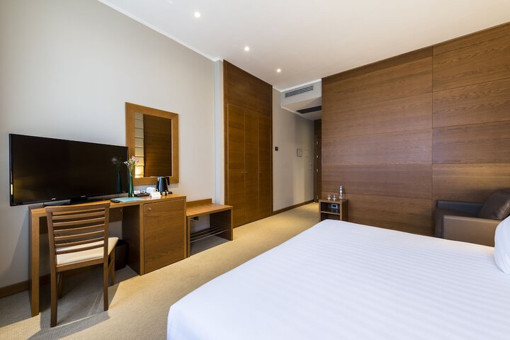 Room 10 of 74