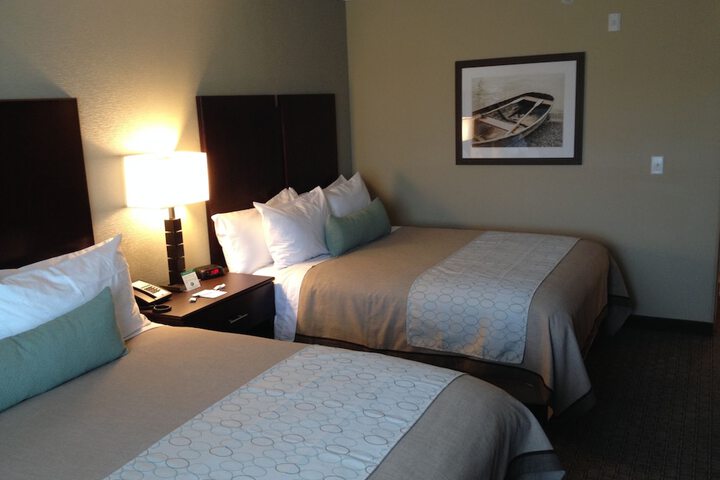Queen Bed Accessible (1 of 13)