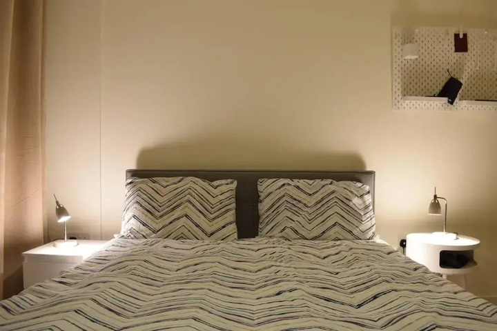 Room 7 of 11
